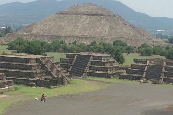 Private Tour: Teotihuacan and Guadalupe Shrine - The lunch choice deserves careful thought