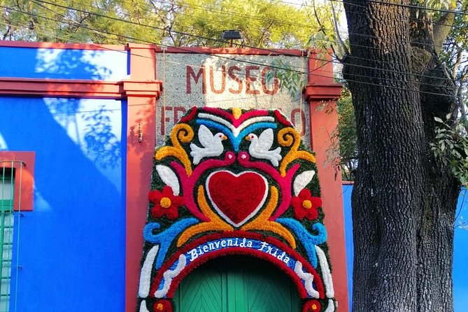 Private Tour: Xochimilco, Coyoacan and Frida Kahlo Museum - Your guide and private driver matter