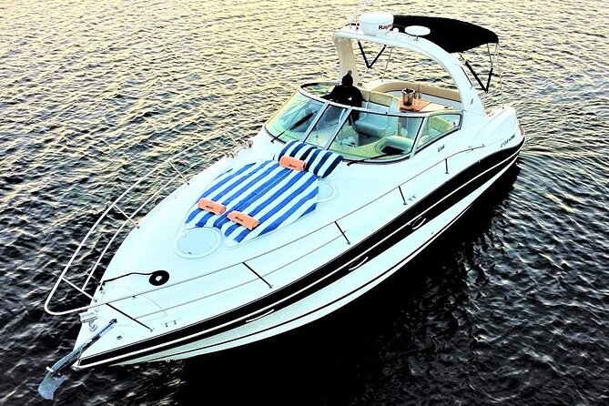 Private yacht charter for cruising & snorkeling in Cabo San Lucas - Cruising toward Land’s End and El Arco