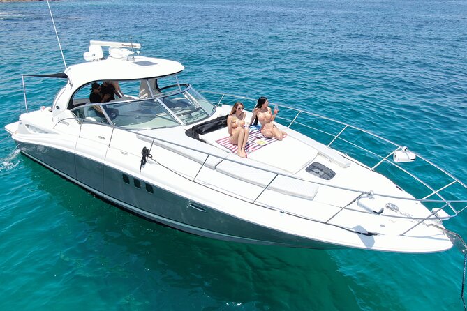 Private Yacht Sea Ray all-inclusive charter in Cabo - The Pacific Coast and Seasonal Whale Watching