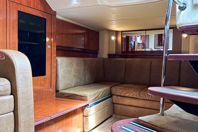 Private Yacht Sea Ray all-inclusive charter in Cabo - Who Gets the Best Value