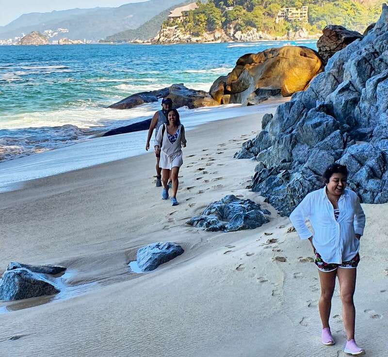 Puerto Vallarta: Full Day Hike to 6 Hidden Beaches & Snorkel - Guides who shape the day