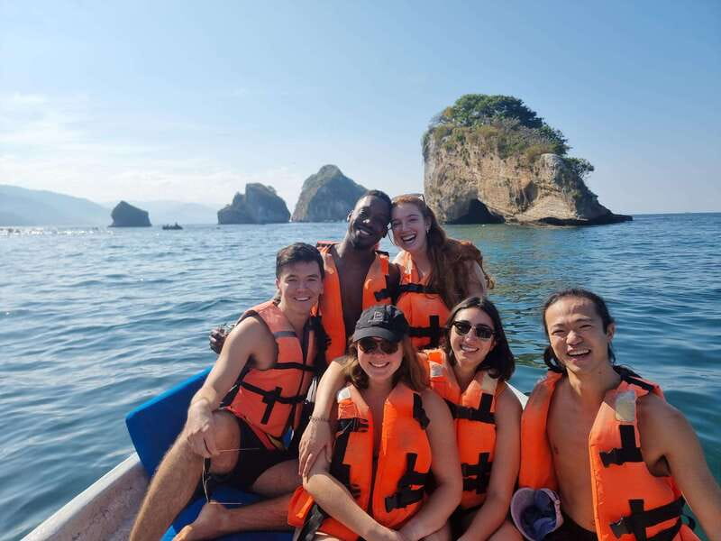 Puerto Vallarta: Los Arcos Islands Boat Tour and Snorkeling - Why Los Arcos makes a strong half-day outing