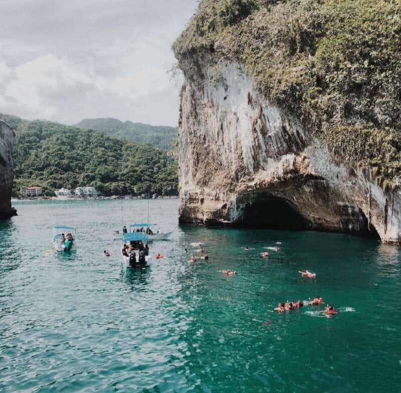 Puerto Vallarta: Los Arcos Islands Boat Tour and Snorkeling - How the $47 price compares with the experience