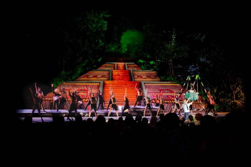 Puerto Vallarta Rhythms of the night, Show & Buffet dinner - Key points at a glance