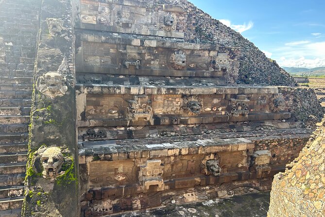 Pyramids of Teotihuacan and restaurant la Gruta (Original) - Should you book the Teotihuacan and La Gruta tour?