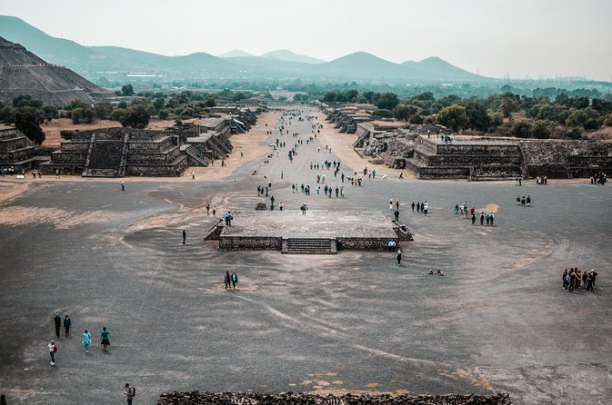 Pyramids of Teotihuacan, Guadalupe Shrine & Tlatelolco Tour - The tequila tasting and the question of lunch