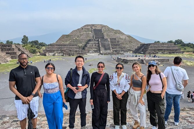 Pyramids of Teotihuacan without traps for tourists morning or afternoon - Why the early morning departure makes sense