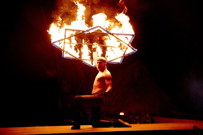 Rhythms of the night, Sunset Cruise, Candlelit Dinner & Alma Show - Arriving at Las Caletas by torchlight