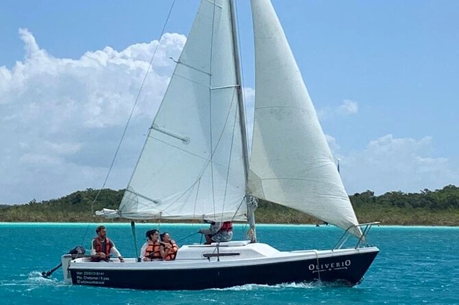 Sailing Tour through the Laguna de los Siete Colores - Why sailing is the right way to see Bacalar