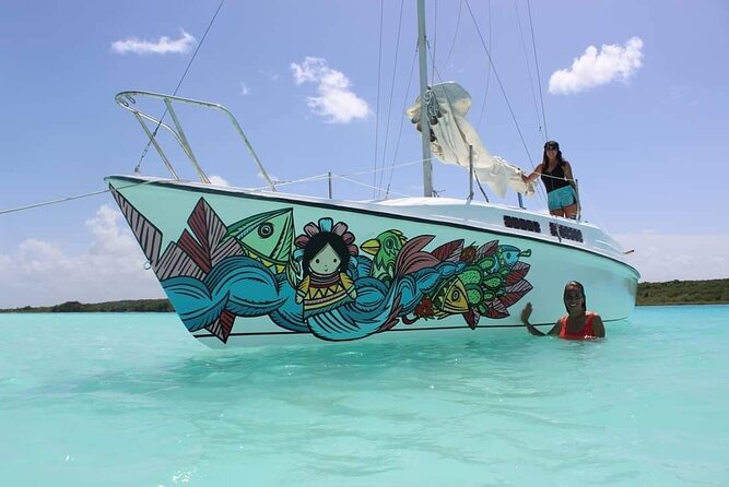 Sailing Tour through the Laguna de los Siete Colores - Meeting the crew at Casa Sirena