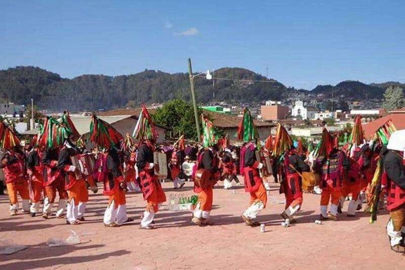San Cristobal: Zinacantan and San Juan Chamula Tour - Zinacantan and the Family Textile Visit