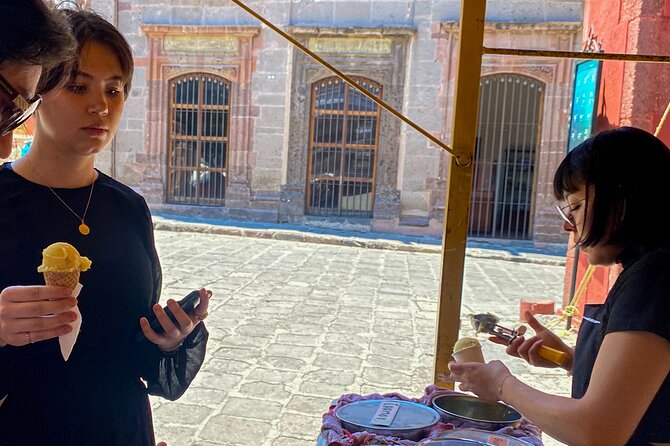 San Miguel de Allende Tour from Mexico City - The handicraft market is your best free-time target