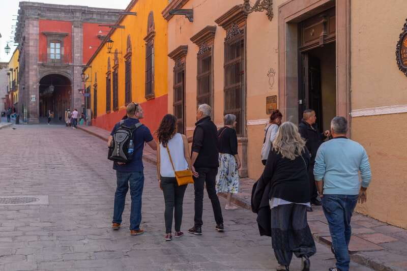 San Miguel: Landmarks and Lunch Walking Tour in English - The practical details that matter