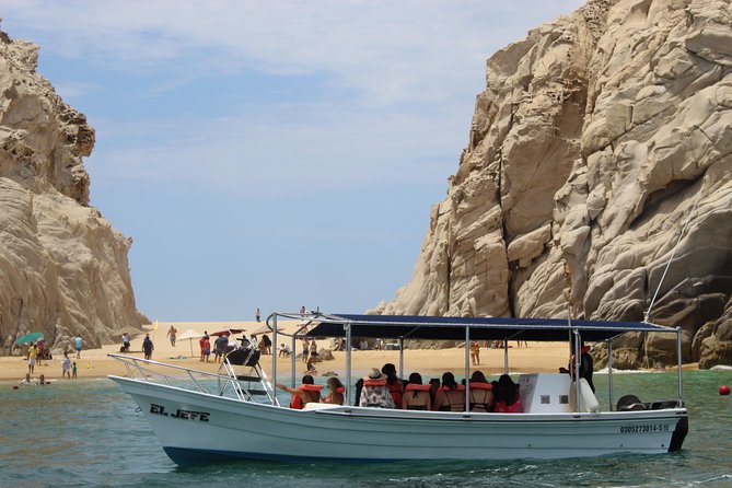 Shared ride to the arch of Cabo San Lucas - The boat, the glass-bottom question, and comfort