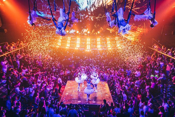 Skip the line: Cancun Coco Bongo Gold Member Entrance Ticket - Arriving around 8:30pm and finding the entrance