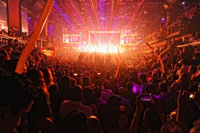Skip the line: Cancun Coco Bongo Gold Member Entrance Ticket - Who will enjoy this five-hour Cancun night