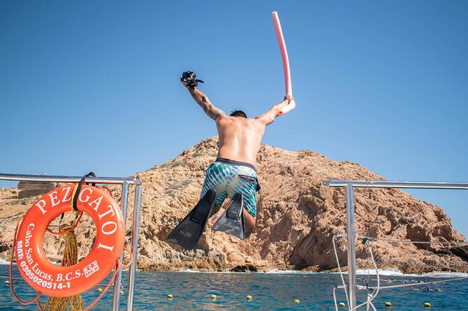 Snorkel Cruise in Los Cabos - Lover’s Beach and El Arco from the water
