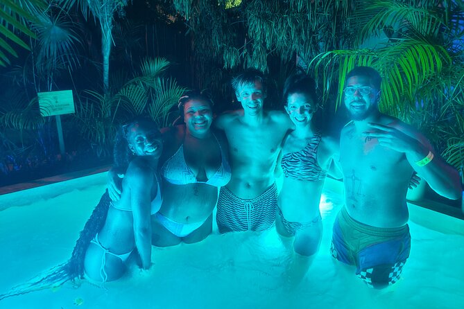 Social PubCrawl Playa del Carmen - Santino Playa: a club stop with a useful dress warning