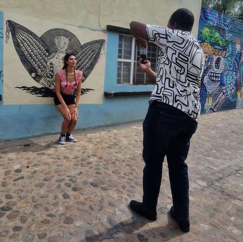 Street Art with an artist - How Sara’s style shapes the experience