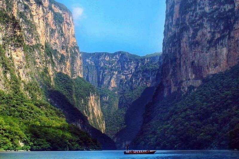 Sumidero Canyon and Chiapa de Corzo Tour Compartido - Looking across the canyon from the viewpoints