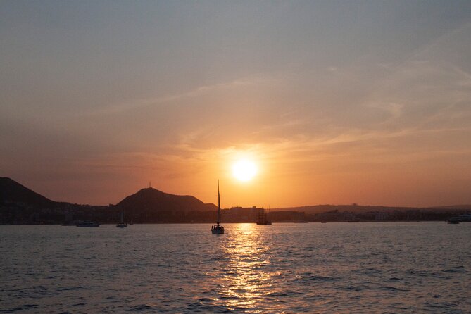 Sunset Dinner Cruise in Cabo San Lucas - How the crew shapes the evening
