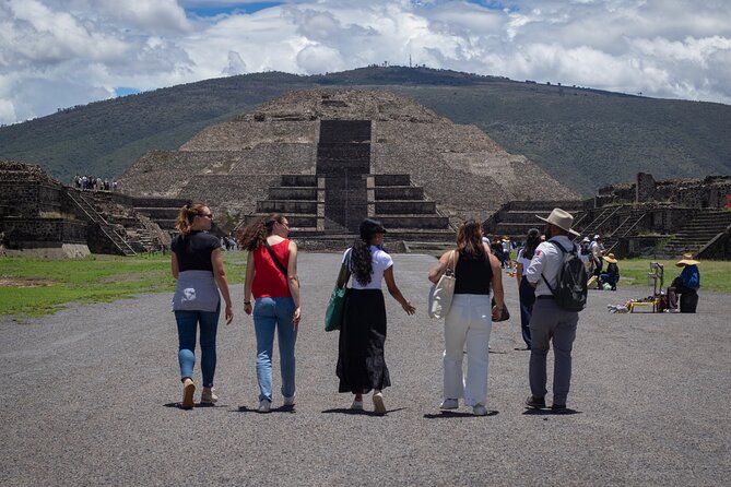 Teotihuacán 3 Pyramids Tour with Cave Breakfast + Transportation - Walking the Sun and Moon pyramids