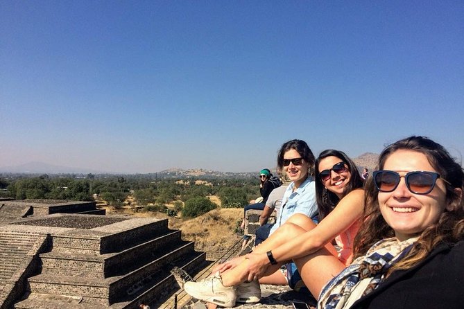 Teotihuacan Early Morning Tour: Avoid Crowds, & Expert Guide - How the guides shape the experience