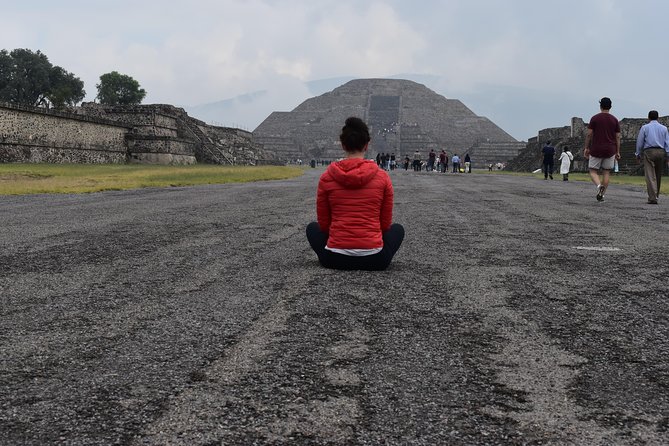Teotihuacan Early Morning Tour: Avoid Crowds, & Expert Guide - Walking the Avenue of the Dead and the great pyramids