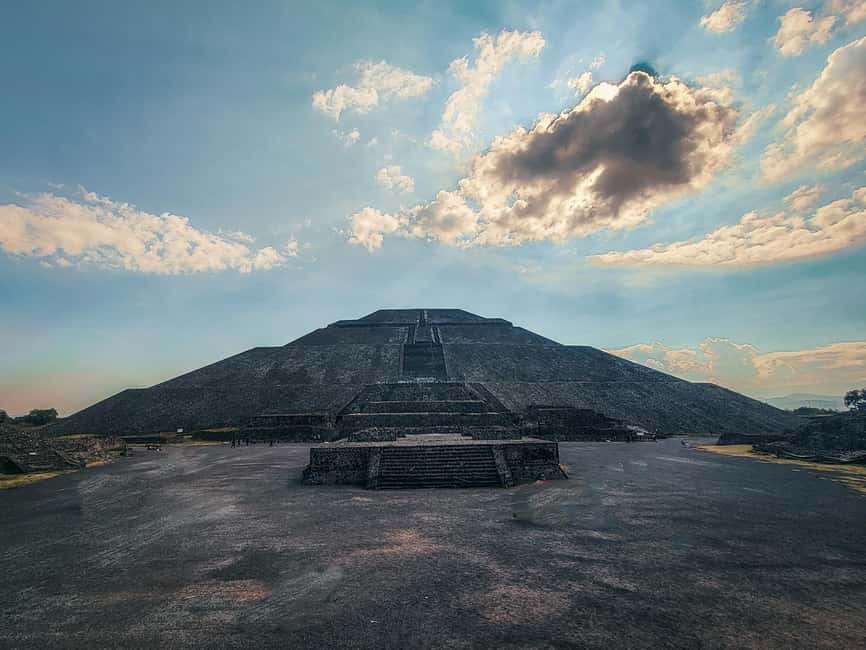 Teotihuacan from Mexico City with early access - Walking the Pyramid of the Sun and Pyramid of the Moon