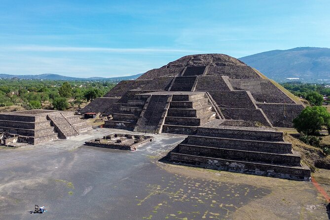 Teotihuacan, Guadalupe Shrine & Tlatelolco Day Tour with Lunch - The day at a glance