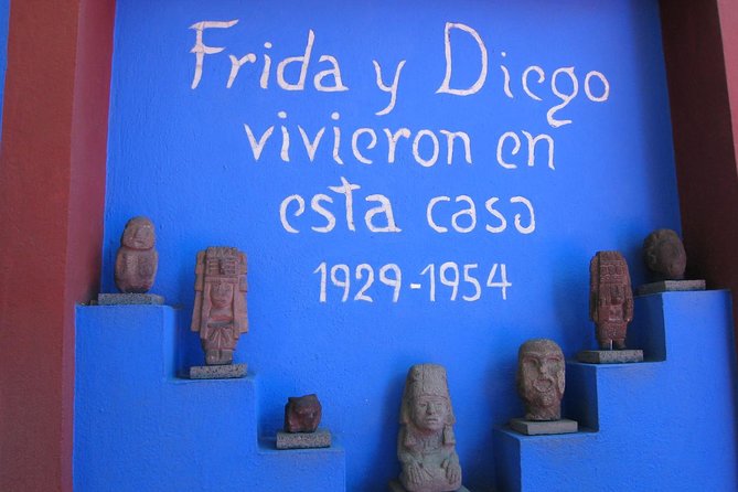 Teotihuacan & Guadalupe Shrine + Xochimilco, Coyoacán & Frida Kahlo Combo Tour - Day 2: Coyoacán and the blue house