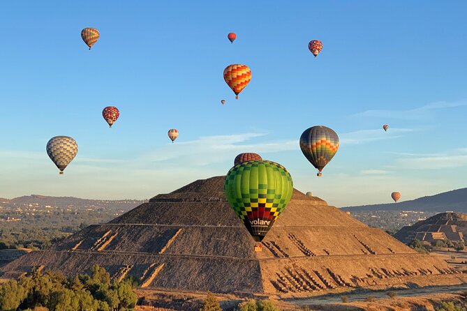 Teotihuacan Hot Air Balloon Flight from Mexico City / Volare - The before-dawn ride from Mexico City