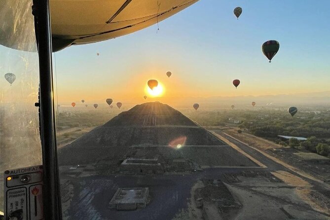 Teotihuacán Hot Air Balloons from We Fly - The 30 to 45-minute flight over the pyramids