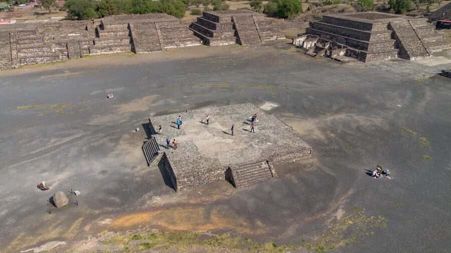Teotihuacan Pyramids: Guided Tour with Entry Ticket Included - What to bring for three hours outdoors