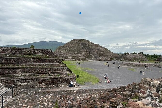 Teotihuacan Pyramids VIP Tour without Commercial Stops - Quetzalcoatl Temple and the first lesson