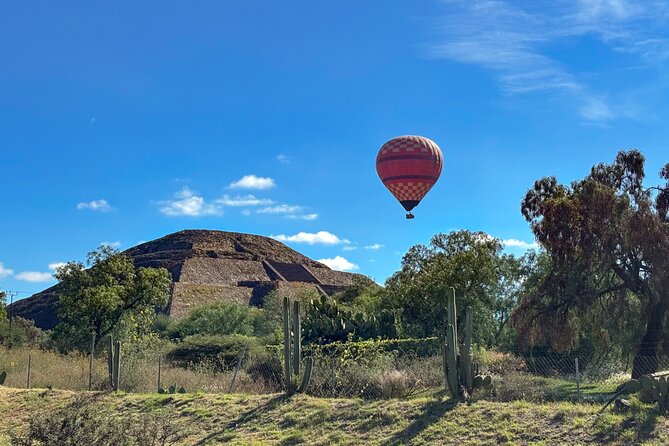 Teotihuacan without obligatory stops. No shops or restaurants. - The ride from Mexico City to Teotihuacan