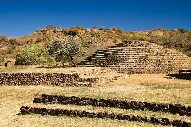 The Fire TOUR - Pyramids, Volcanoes, Agaves & Tequila - Why Guachimontones deserves the first two hours