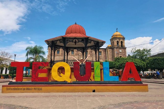 The Fire TOUR - Pyramids, Volcanoes, Agaves & Tequila - One hour and a half in Tequila town