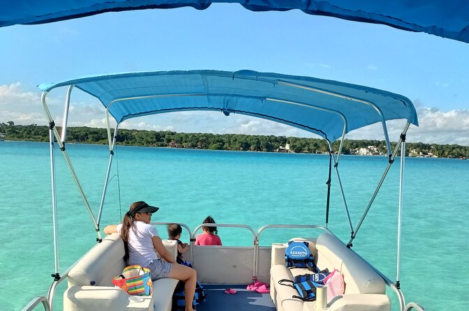 Tour of the Lagoon of Bacalar on pontoon -Collective- - A relaxed route across Bacalar’s Seven-Color Lagoon