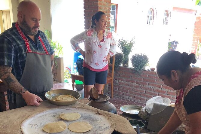 Traditional Cooking Class with Minerva Lopez - Arriving at the Garden Cocina