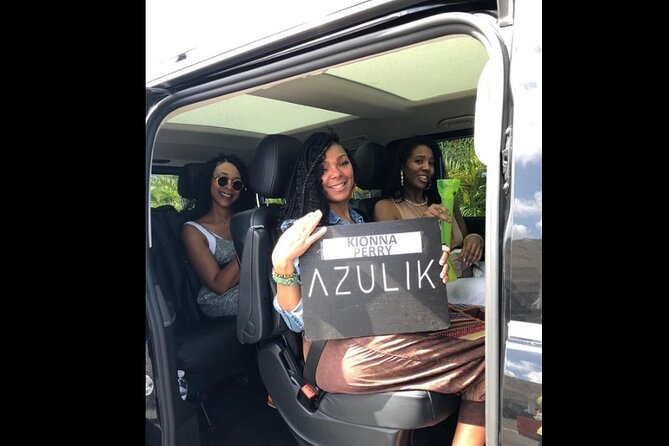 Transfer in Luxury Mercedes Benz Minivan - The Mercedes V250 ride and what comes with it