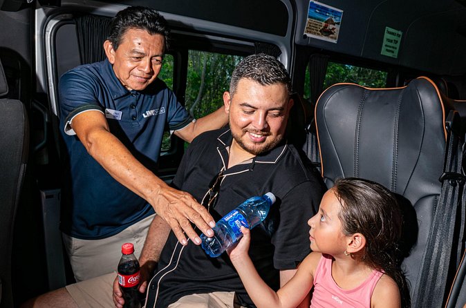 Transporte Privado del aeropuerto de Cancún a Cancún o Riviera - Hotel drop-off without a shared-shuttle detour