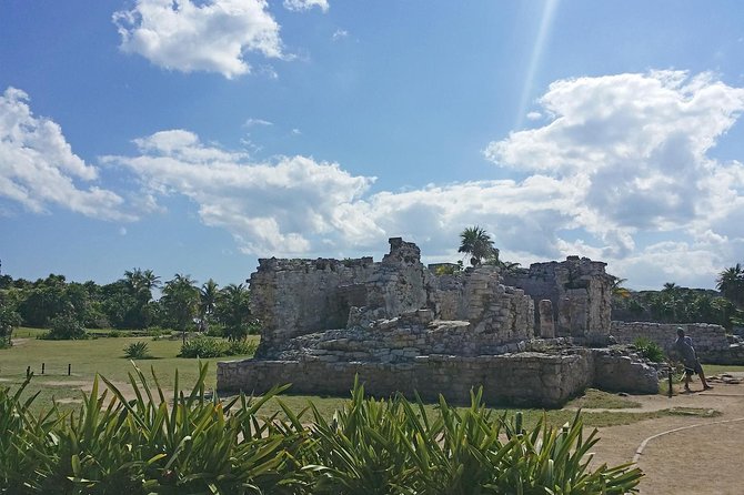 Tulum and Coba with Cenote Swim and Lunch from Cancun - Calle Quinta Avenida before the ride home