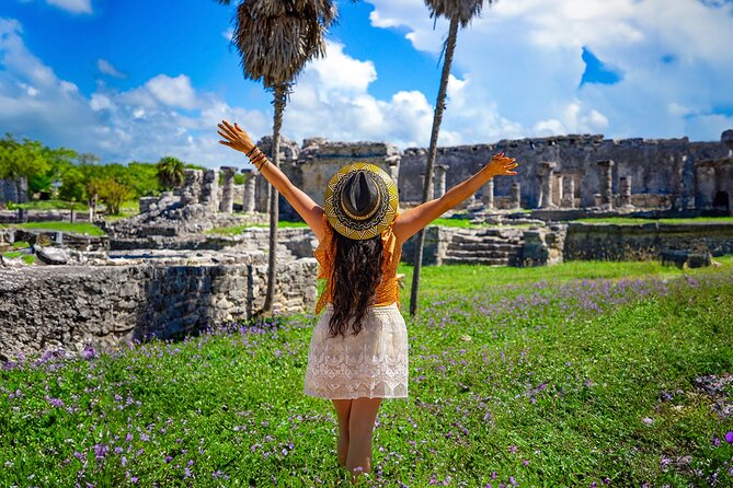 Tulum Ruins Guided Tour from Cancun and Riviera Maya - The guide makes or breaks the ruins