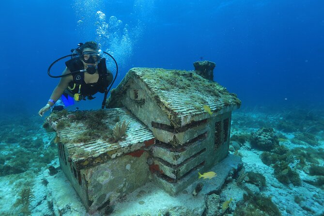 Two Tanks Scuba Diving for Beginners in Cancun - Instructors who make the difference
