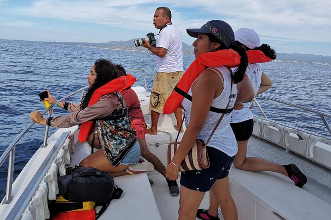 Whale Encounter Puerto Vallarta - Hearing whale songs through the hydrophone