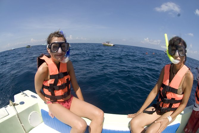 Whale Sharks Small-Group Tour in Cancun and Riviera Maya - Lunch and a stop near Isla Mujeres