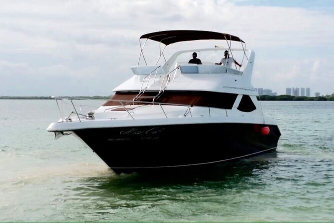 Yacht 48ft Rental in Cancun for up to 15 people - Reaching Isla Mujeres and Playa Norte