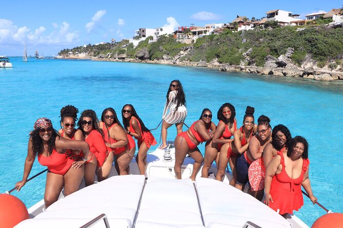 Yacht 48ft Rental in Cancun for up to 15 people - Crew service and the feel onboard